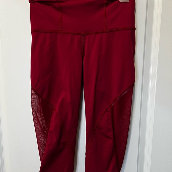 Lululemon Cropped Athletic Leggings Size 4 - Picture 5 of 6